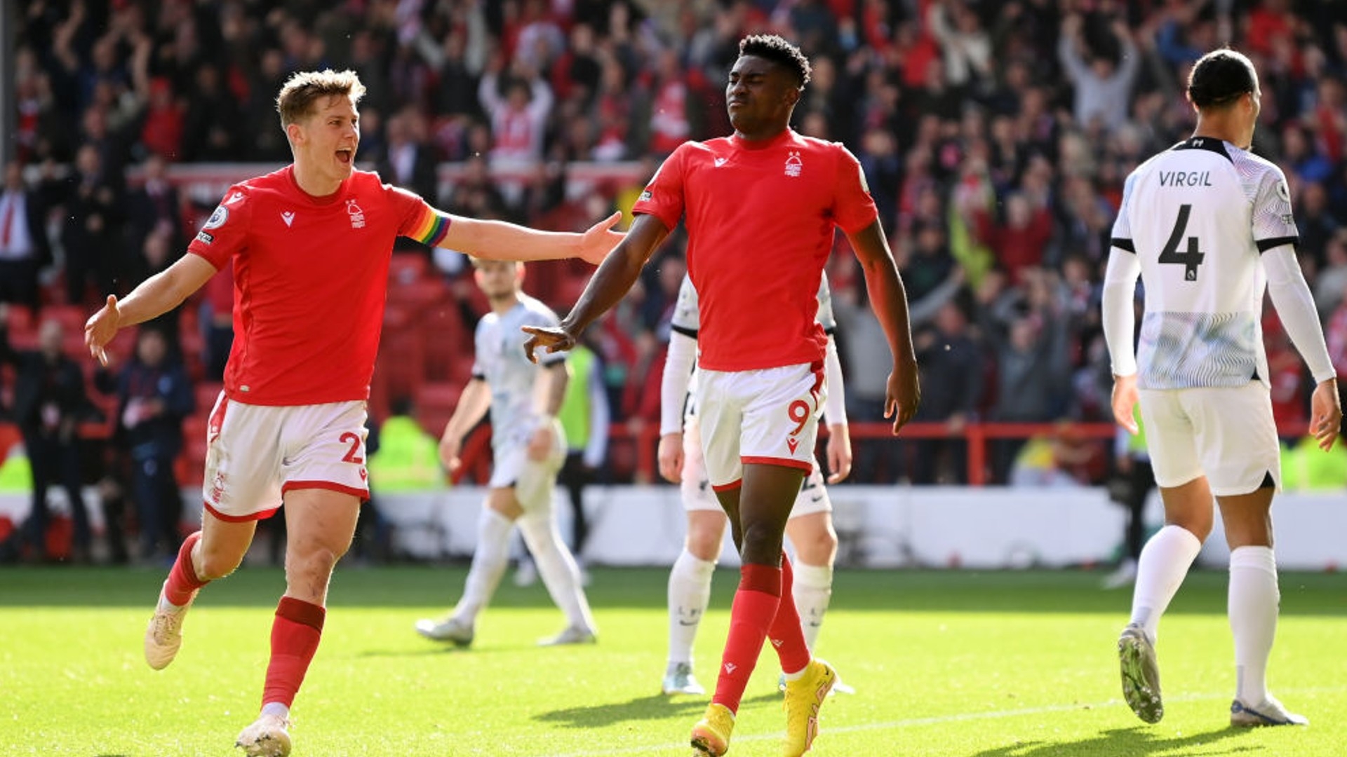 通过利用自 通过利用自